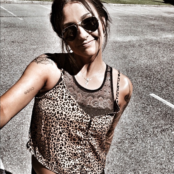 Meet your Posher, Terra - Picture 4 of 5